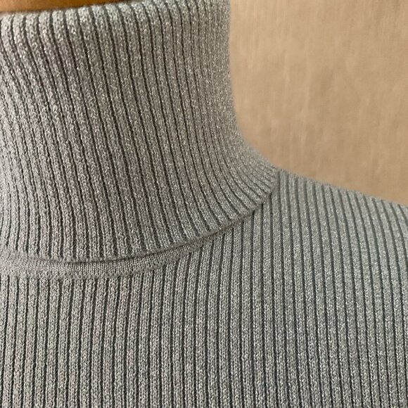 Lauren Ralph Lauren Shimmer Turtleneck & Scarf Set | Size Medium - Picture 4 of 13